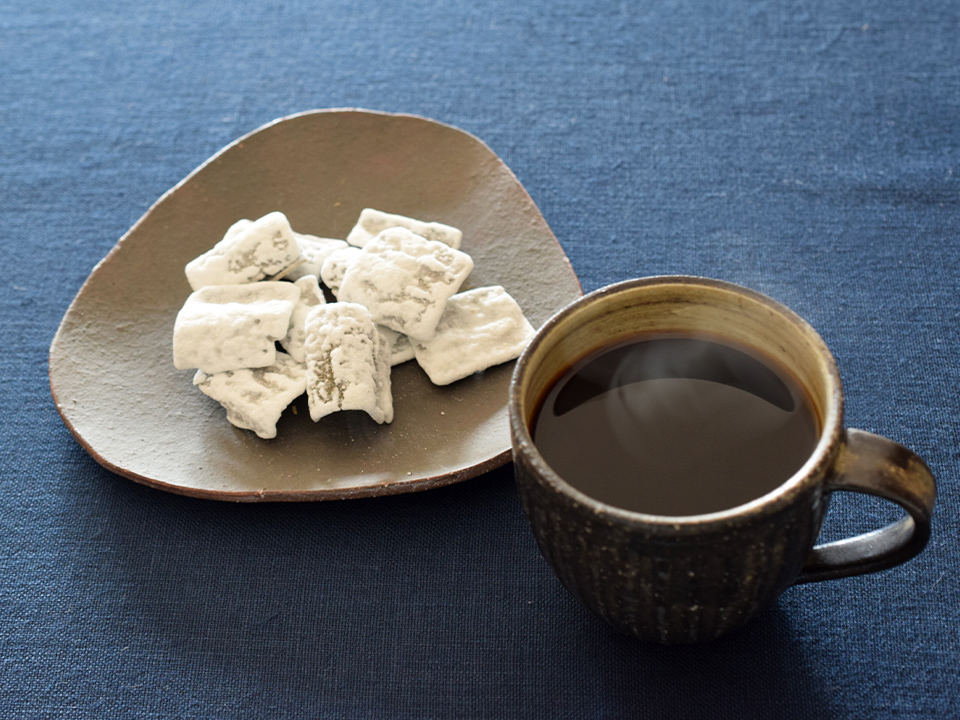 コーヒーと雪がわら