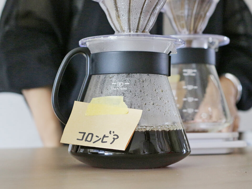 UCC 珈琲探究 コロンビアブレンドを抽出したポットの様子